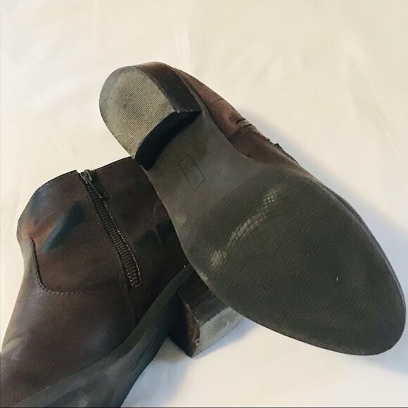Bass Chocolate Brown Booties - Picture 5 of 7